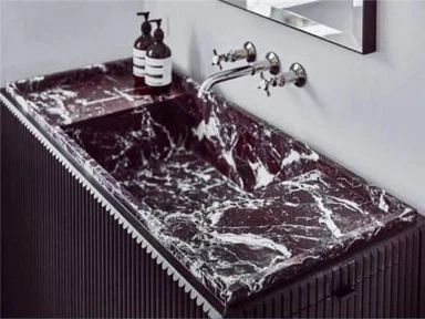 Bänkskivor i lila marmor