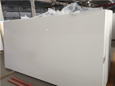 Alpin vit kvartsplatta