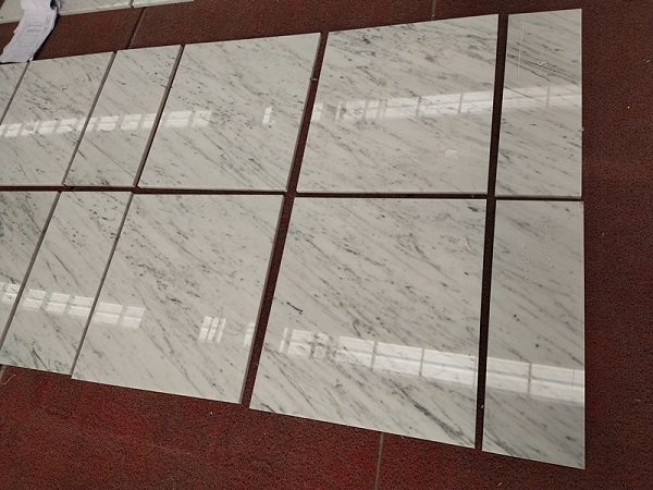Carrera vit marmor