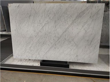 Carrara vit marmorplatta